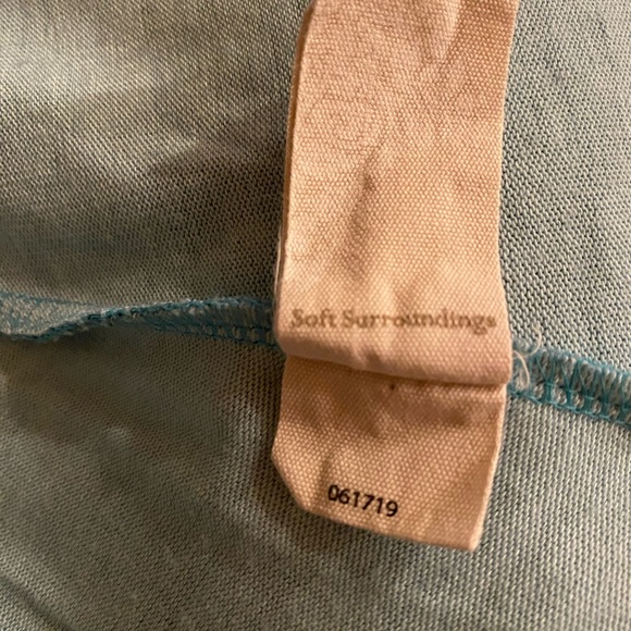 Soft Surroundings Blue V-Neck Top Size PXS With Buttons And Ruffled Hemline - Picture 8 of 11